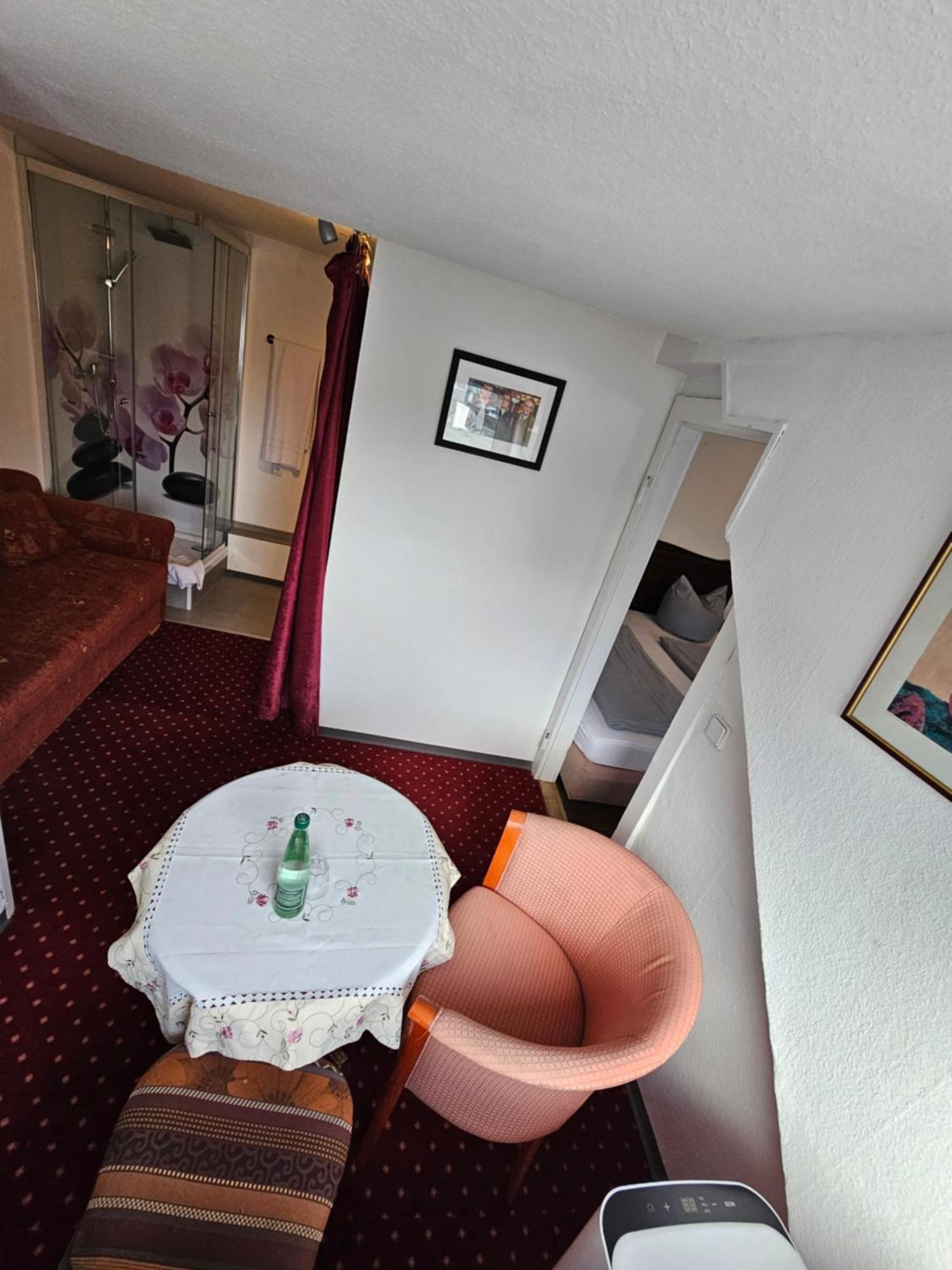 Rehau Hotel & Restaurant Krone מראה חיצוני תמונה