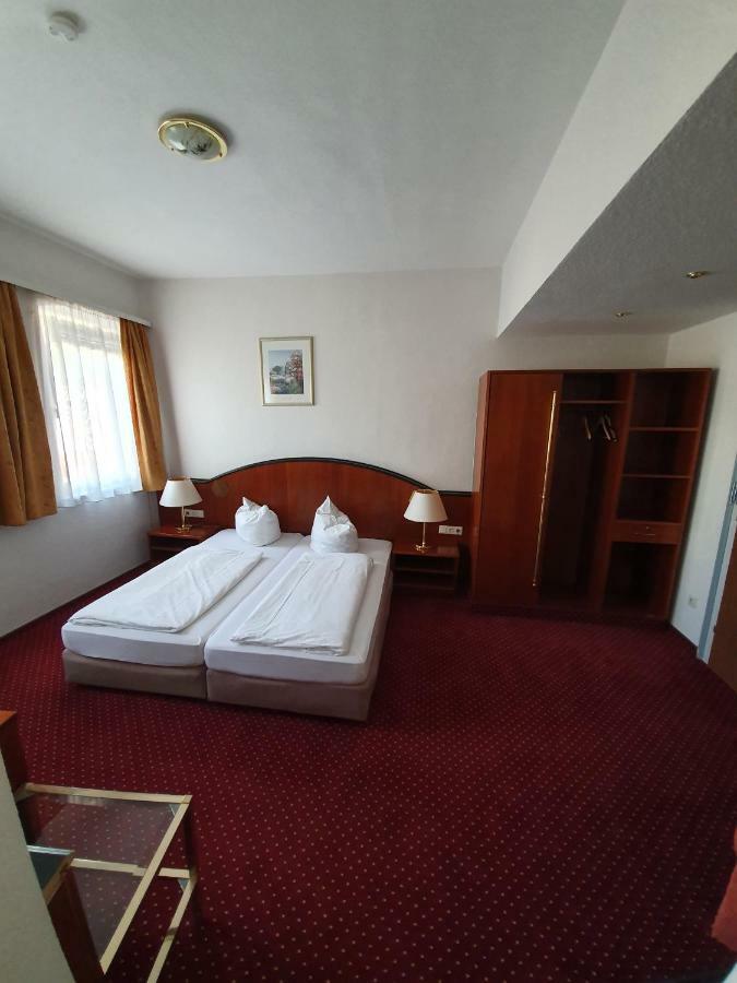 Rehau Hotel & Restaurant Krone מראה חיצוני תמונה